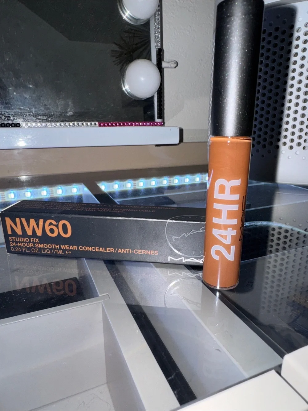 MAC Cosmetics Studio Fix 24HR Concealer NW60 - Warm Brown